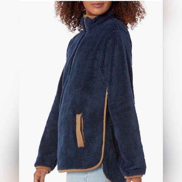 Carve Designs Sherpa Pullover - Picture 2 of 7